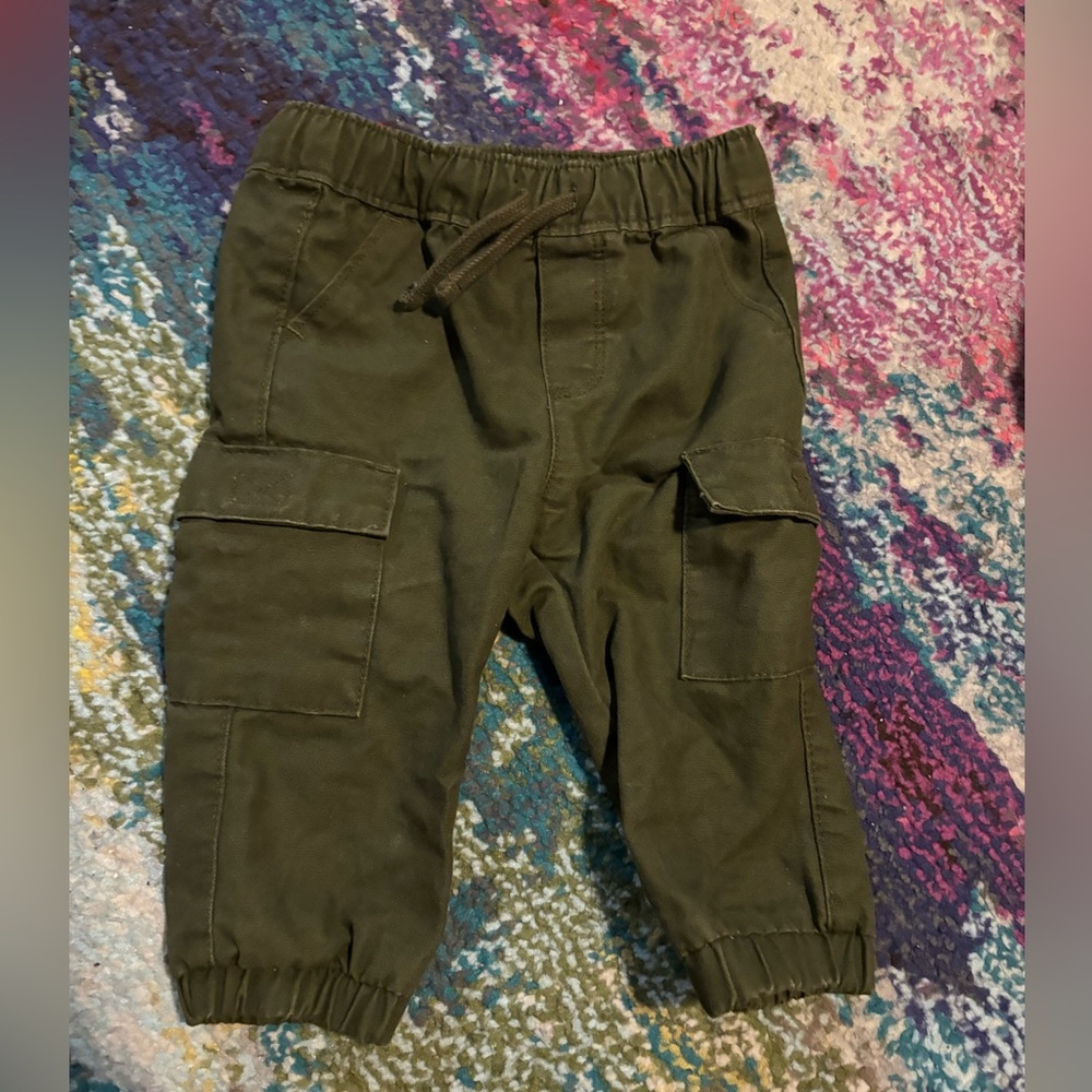 ⭐️5/$25 Green Cargo Pants